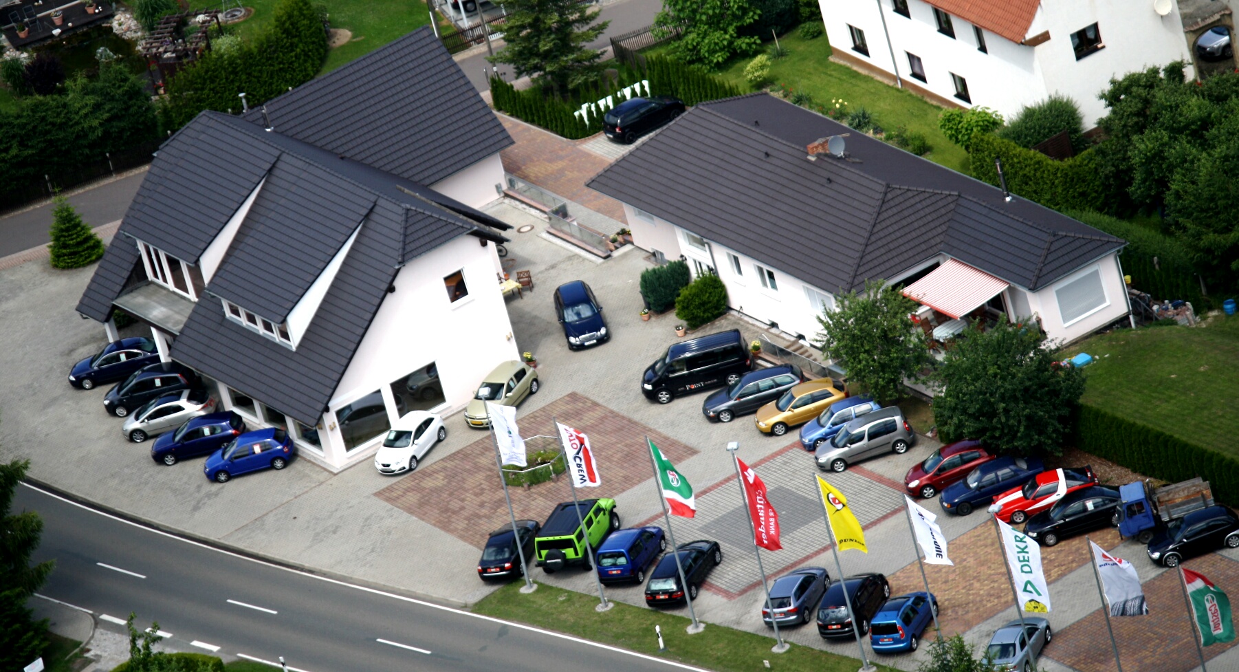 Autopoint an der B180 in Gösnitz